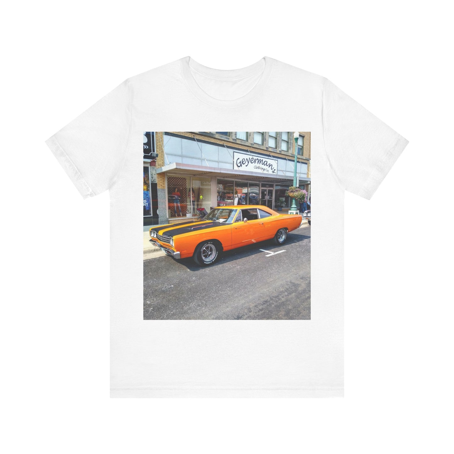 Plymouth Roadrunner Musclecar Short Sleeve Tee