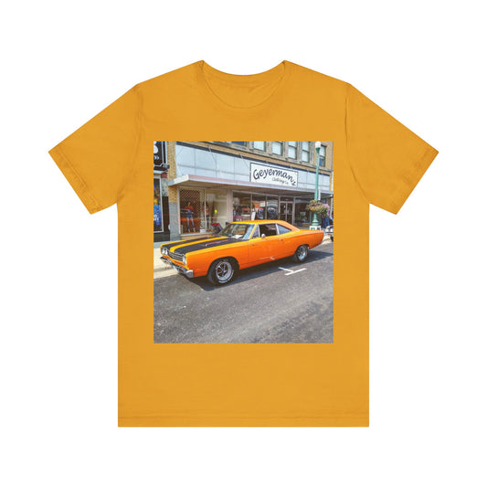 Plymouth Roadrunner Musclecar Short Sleeve Tee