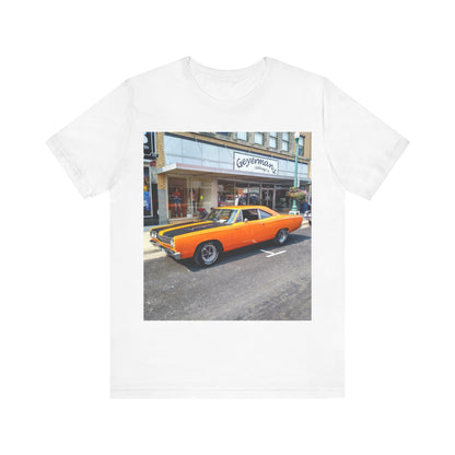 Plymouth Roadrunner Musclecar Short Sleeve Tee